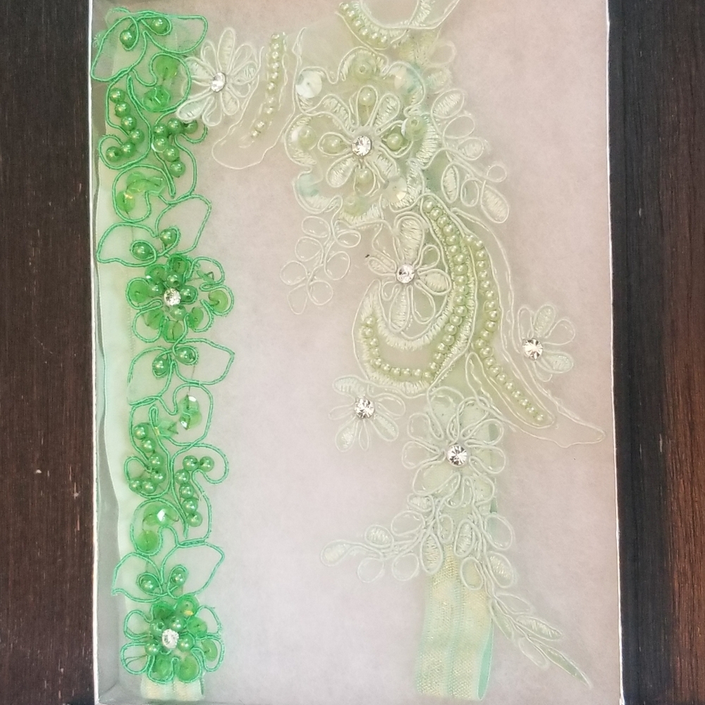 Garter set